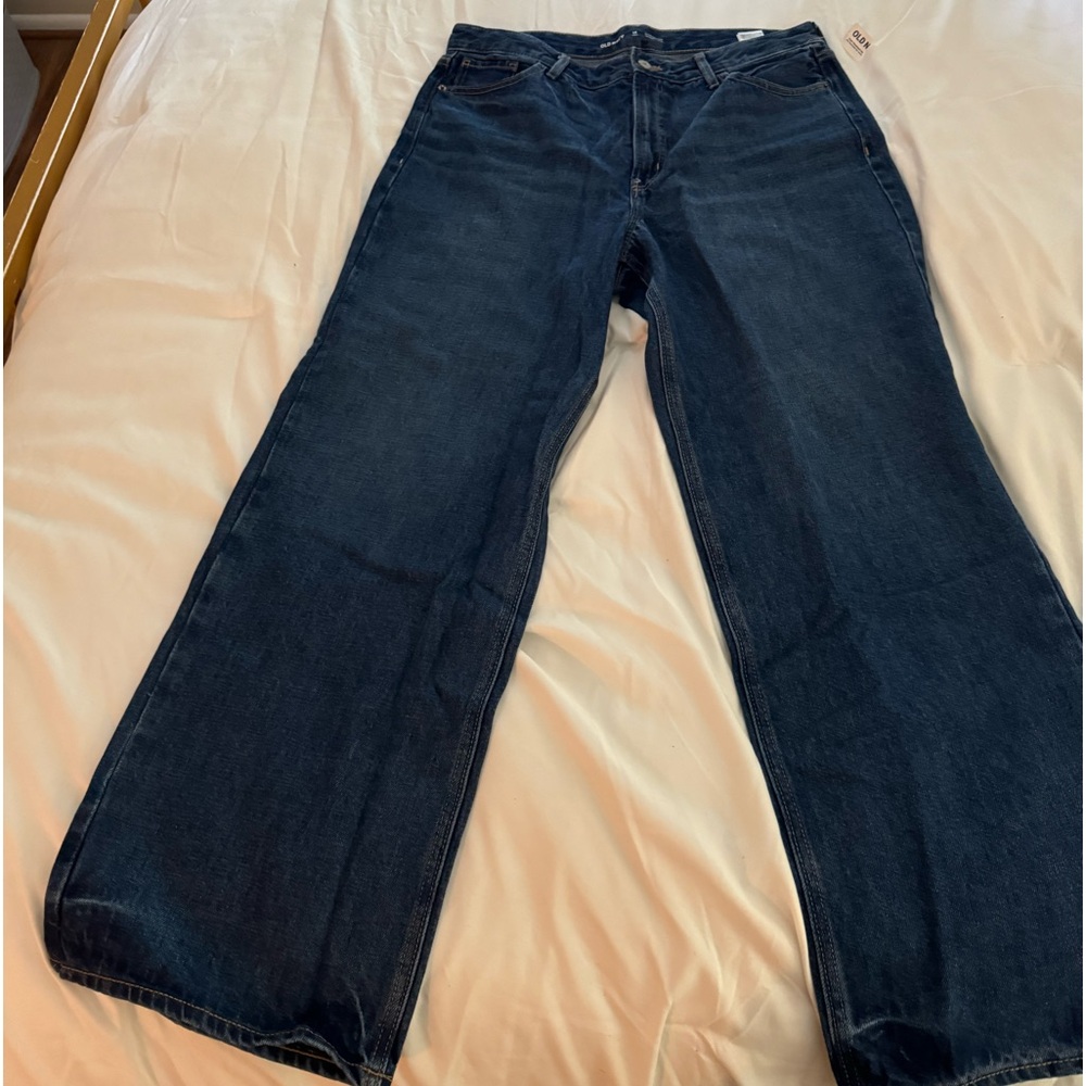Extra high waisted wide leg old navy jeans dark denim new with tags.